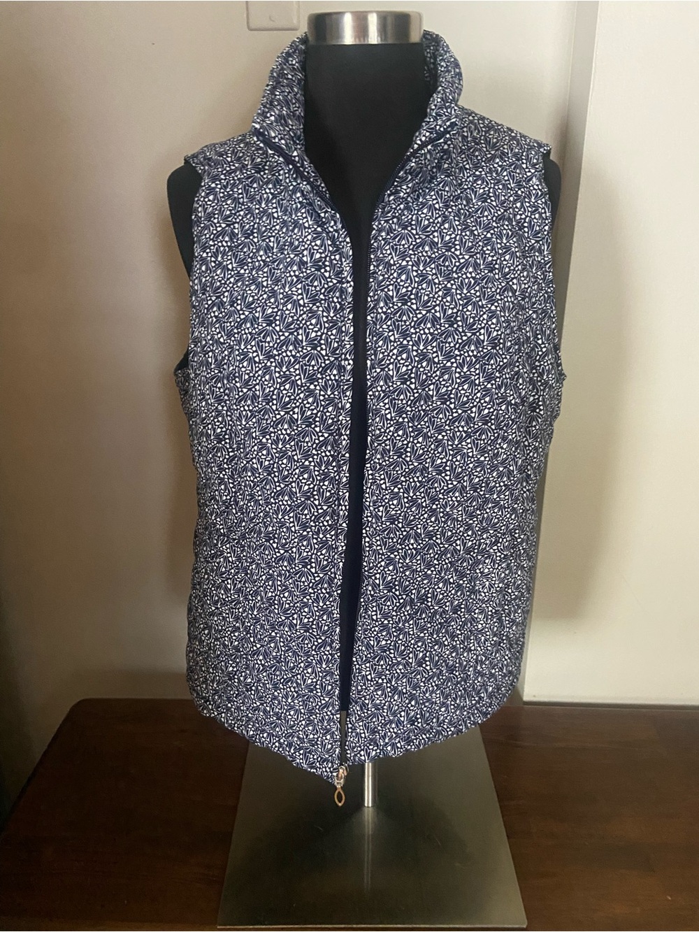 Christopher Banks Womans Navy Patterned Puffer Vest - Brand